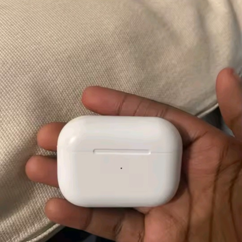 White Wireless Earbuds Charging Case